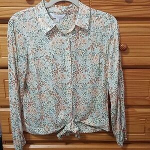 - Lauren conrad floral button down blouse size xs